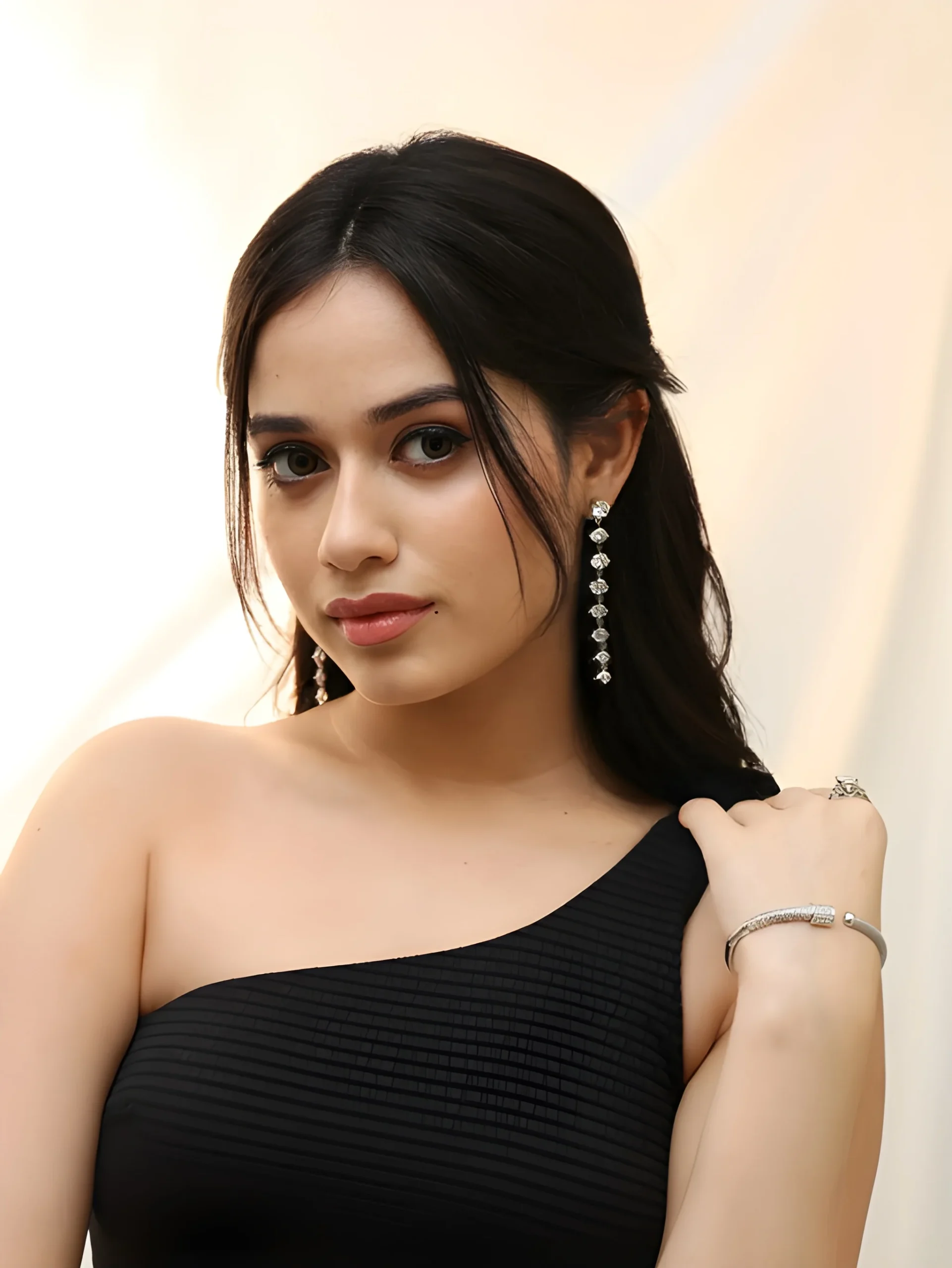 jannat zubair rahmani net worth