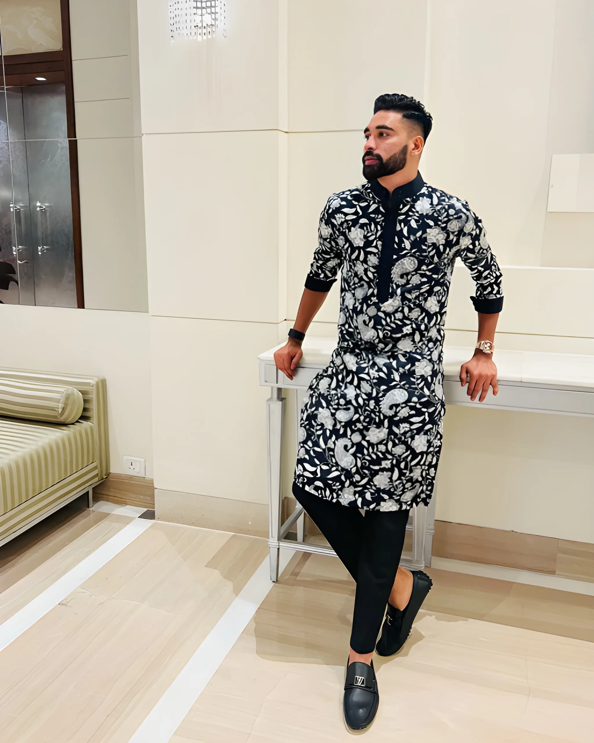 mohammed siraj height in feet
