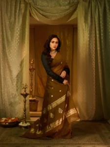 amruta khanvilkar